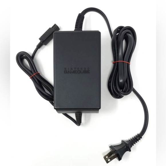 Genuine Nintendo Gameboy Cube Power Supply - Picture 1 of 2